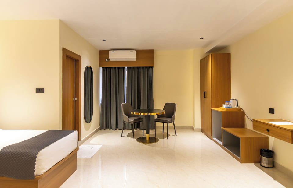 Premium Double or Twin Room | Egyptian cotton sheets, premium bedding, memory foam beds, minibar