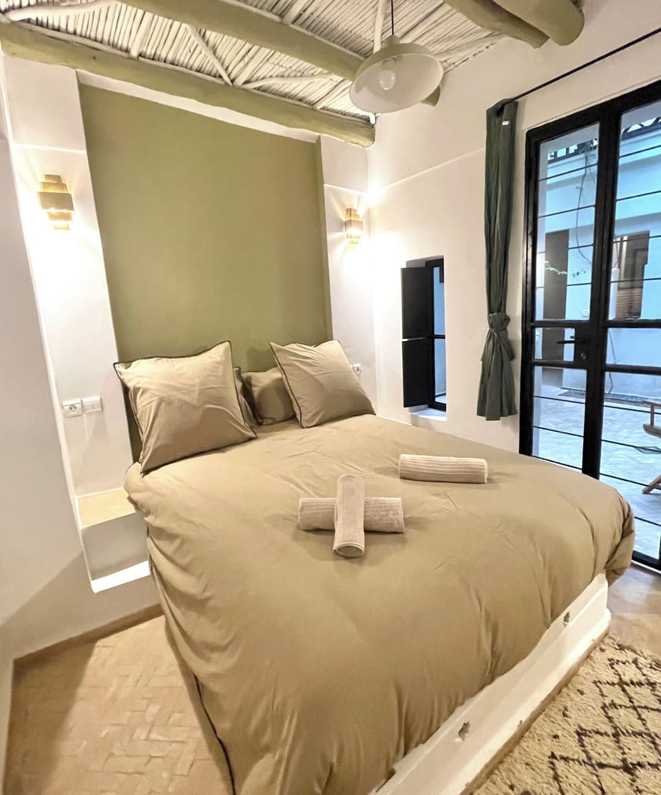 House | In-room safe, iron/ironing board, free WiFi