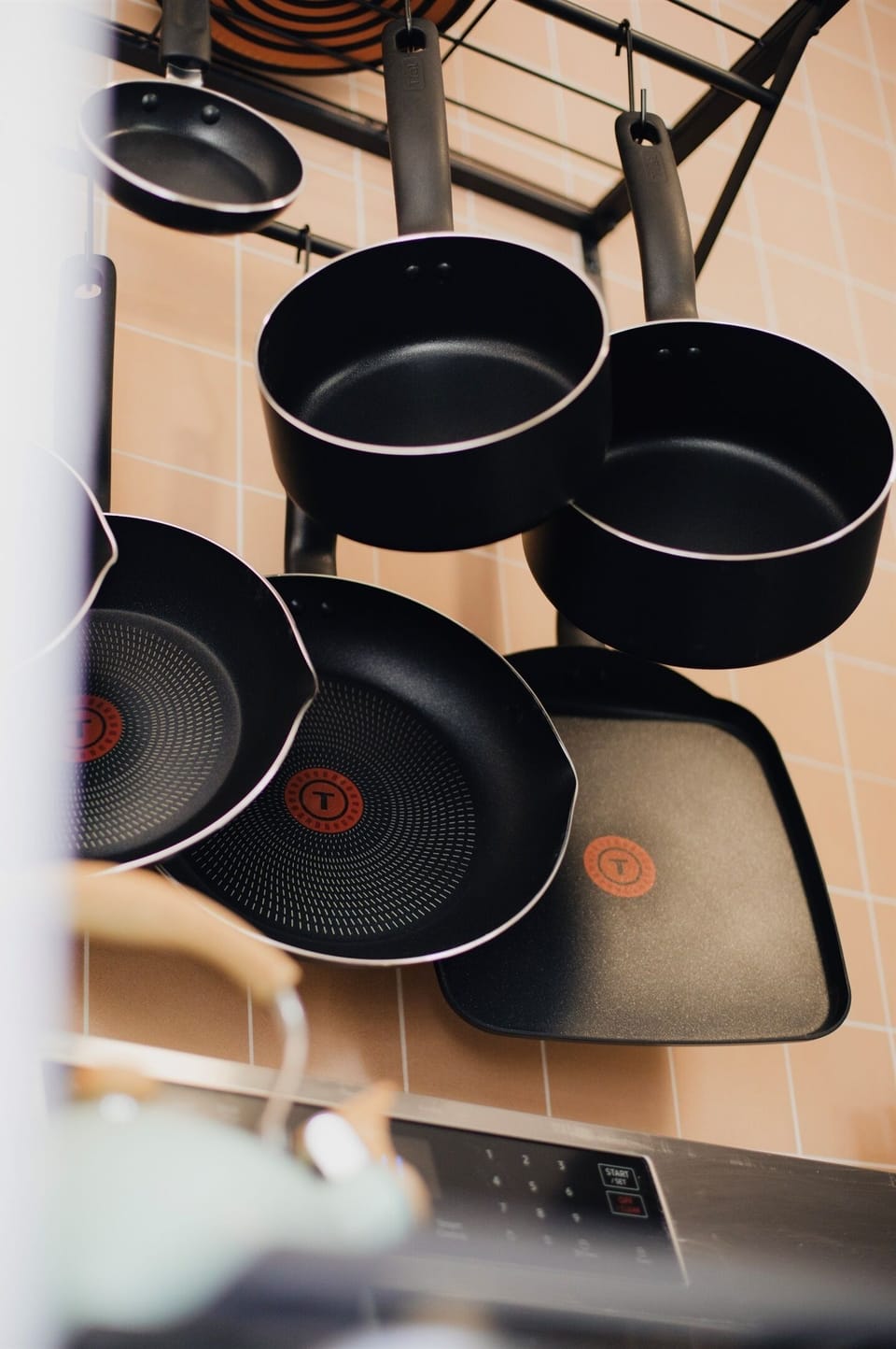 Pots/pans/tea kettle