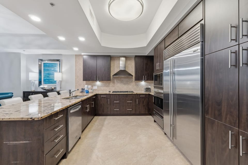 Condo, Multiple Beds (Turquoise C2508) | Private kitchen | Oven, toaster