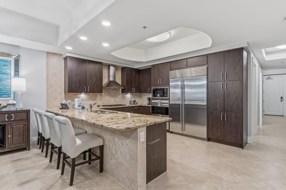 Condo, Multiple Beds (Turquoise C2508) | Private kitchen | Oven, toaster