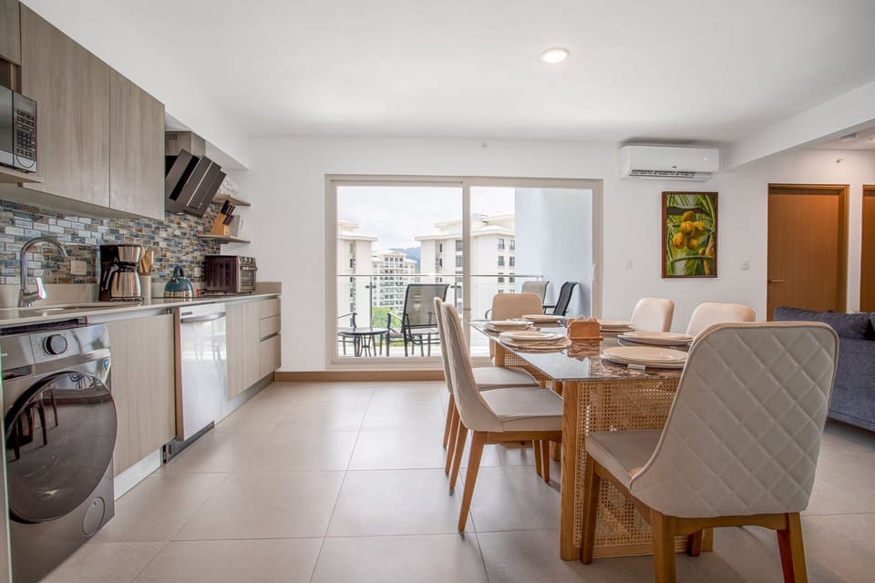 Apartment, Multiple Beds, Balcony, Mountain View (Viva Jaco Viva Jaco (10-03B)) | Dining