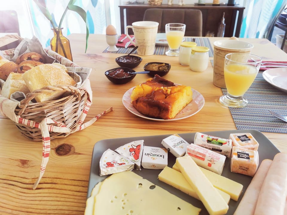Free daily continental breakfast
