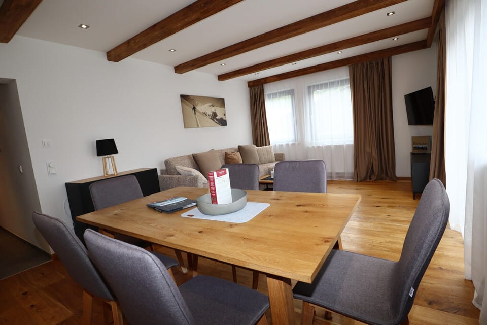 Apartment | Dining