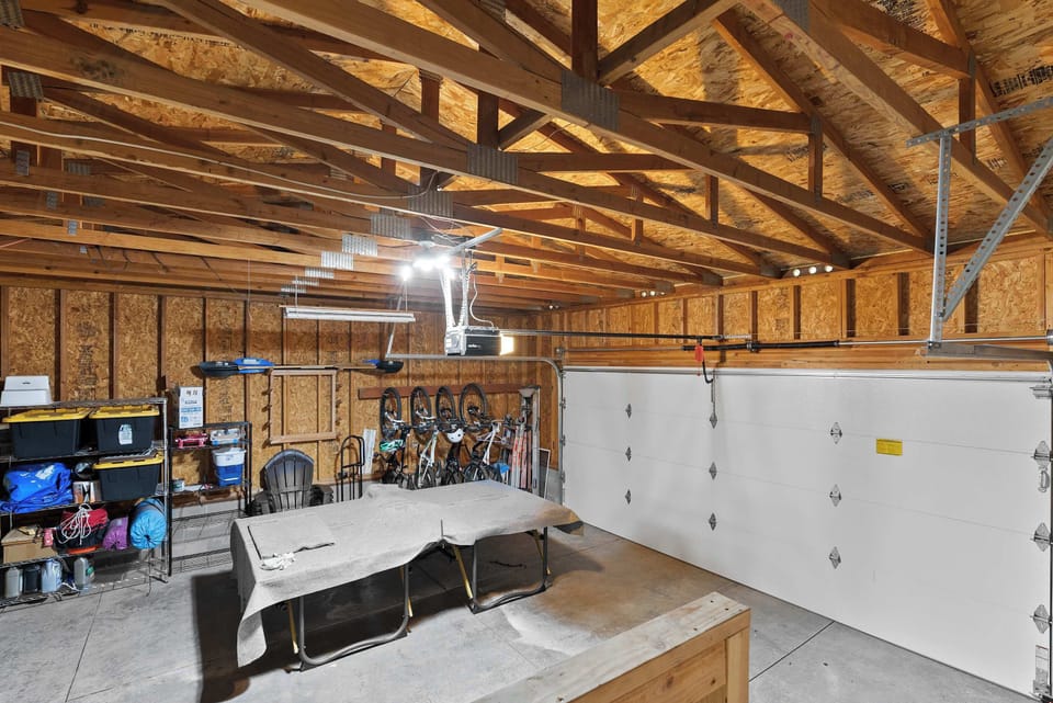 Additional amenities await in the garage​