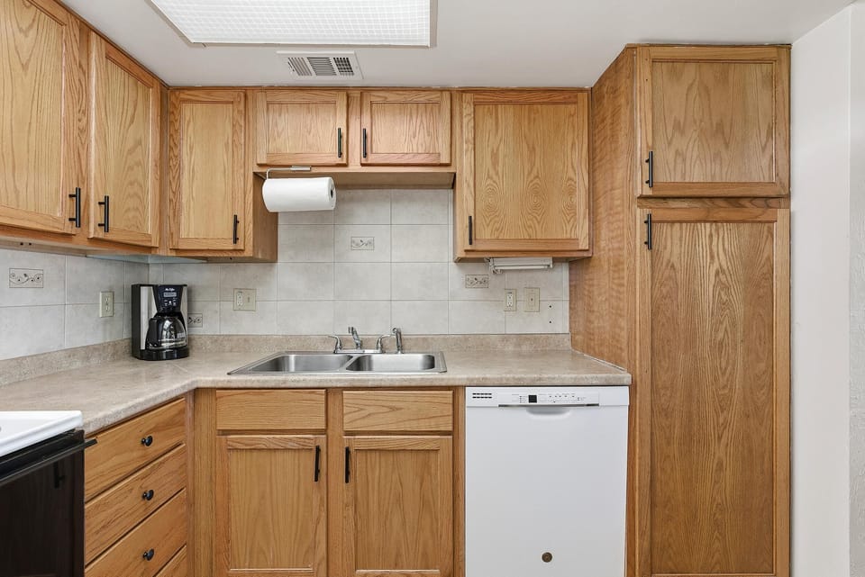 Condo, Multiple Beds (Castle Reef 113) | Private kitchen | Oven, toaster