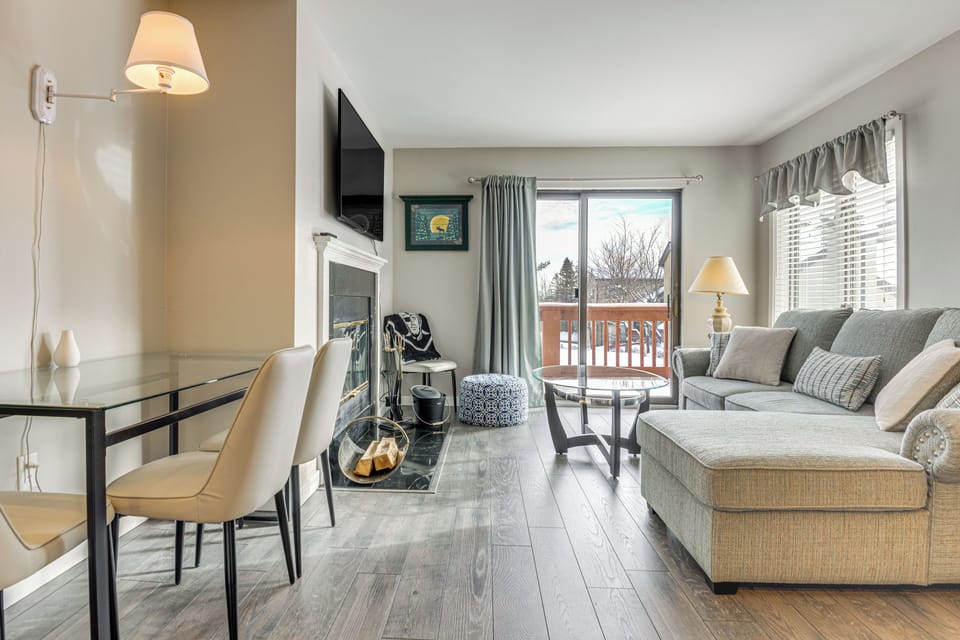 West Dover Vacation Rental | 2BR | 2BA | 860 Sq Ft | Stairs Required