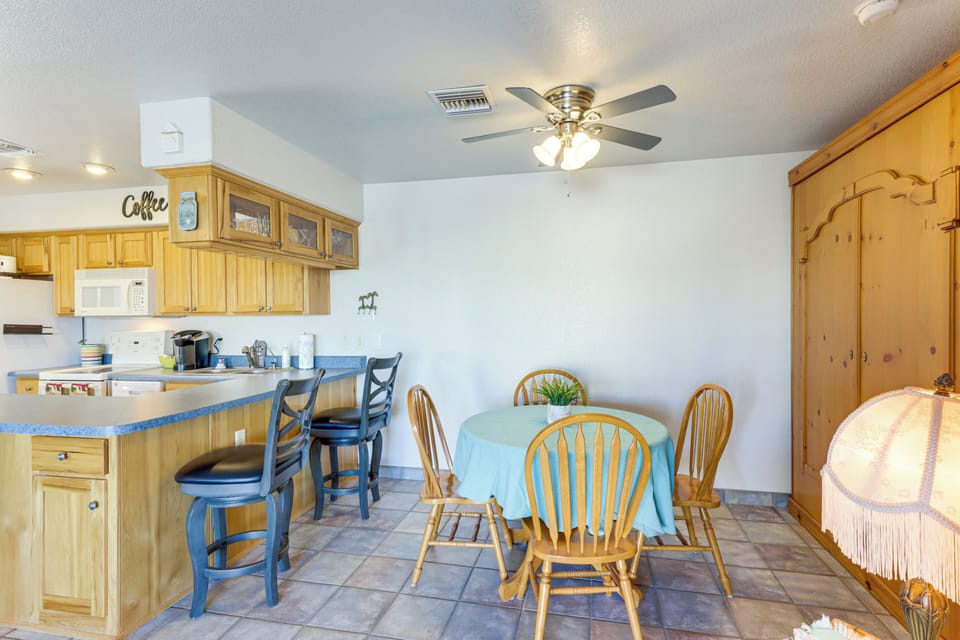 Dining Area | Dishware/Flatware