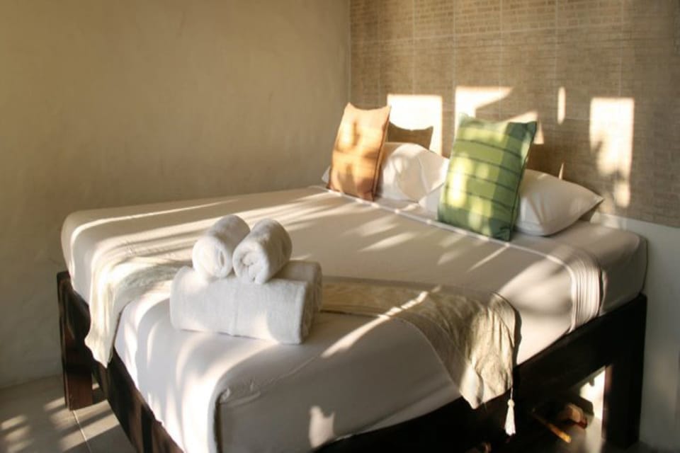 Superior Room, Sea View | Desk, rollaway beds, free WiFi