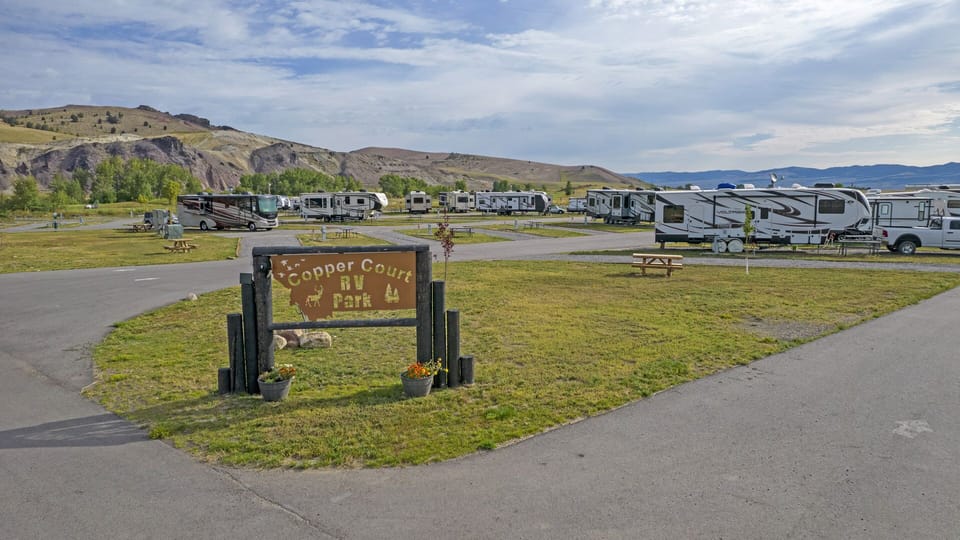 Arrive effortlessly with a clearly marked, welcoming park entrance.