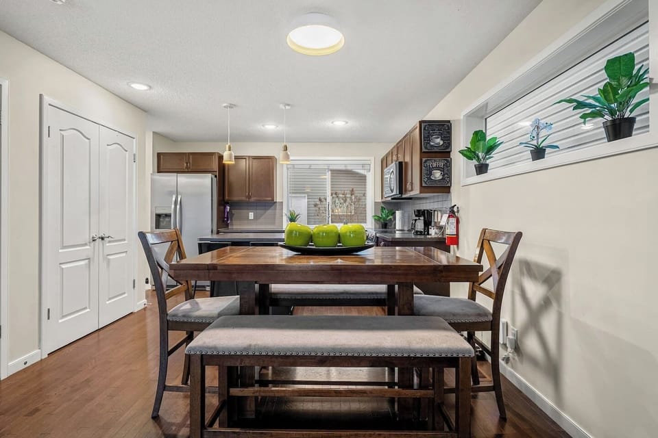 Dining area with seating for 8.