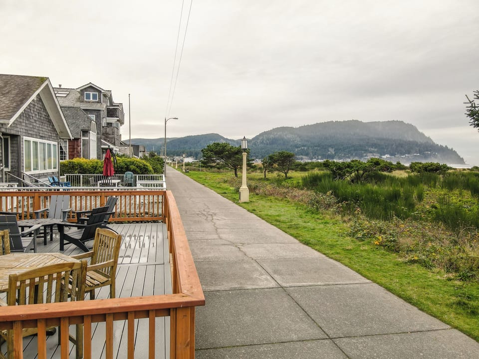 Direct access to the promenade