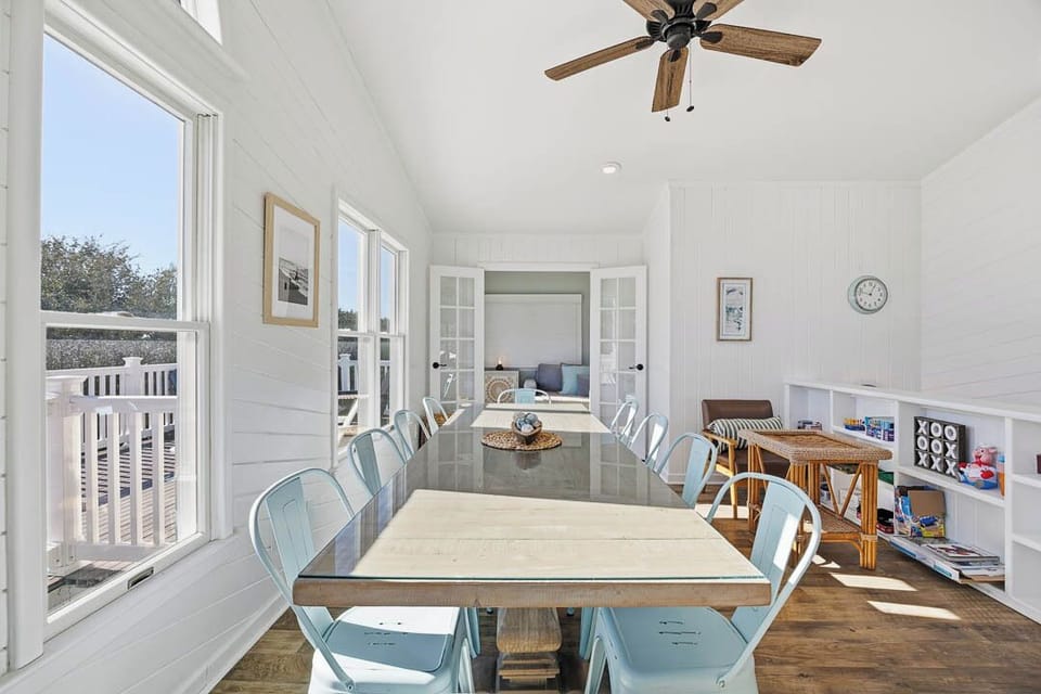 Top-Level Dining Room with Table (seats 8)