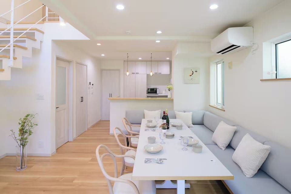 Basic House, Balcony, Mountain View | In-room dining