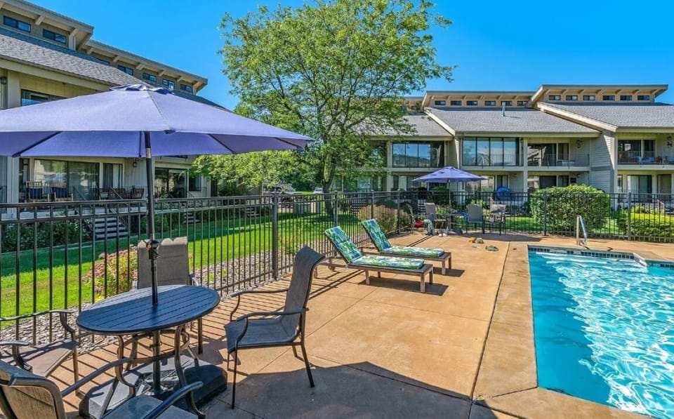 Relax pool side everyday!