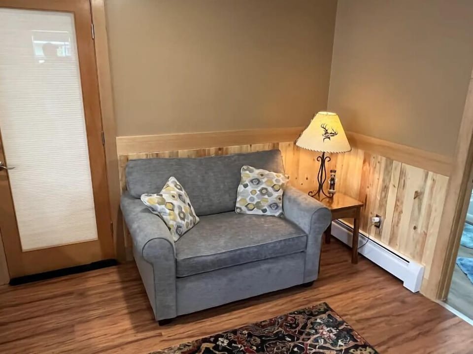 Additional guests can have their own space on the twin size sleeper sofa.