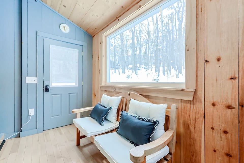 Seating area: wooded views • access to back of house and fire pit