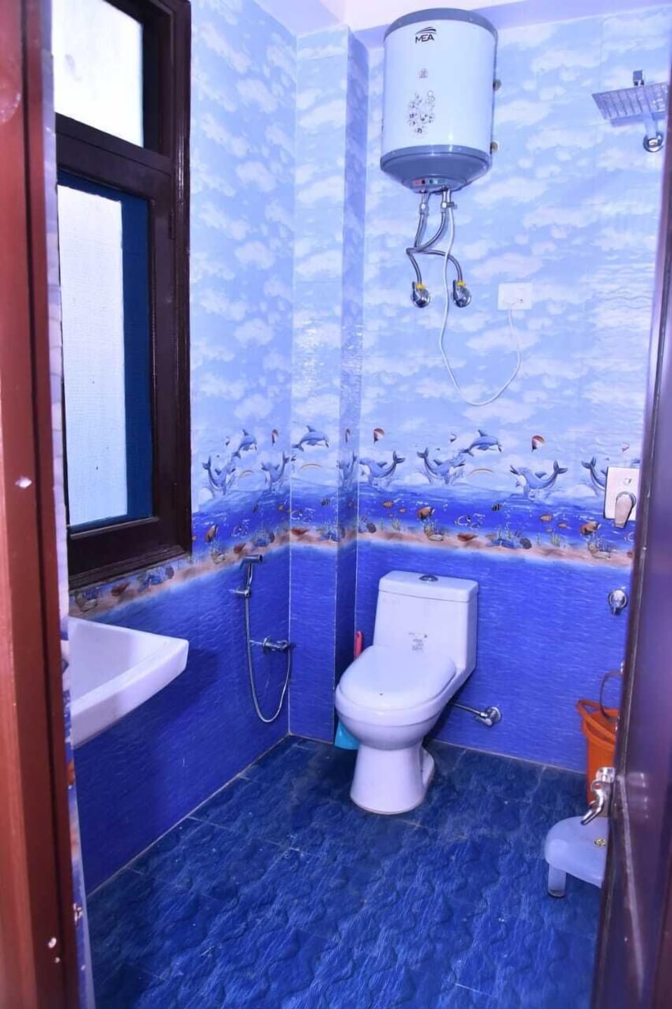 Deluxe Room | Bathroom | Shower, free toiletries, towels, soap