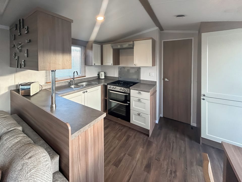 Kitchen | Simon&rsquo;s Coastal Holiday Home, Caister-On-Sea, near Great Yarmouth