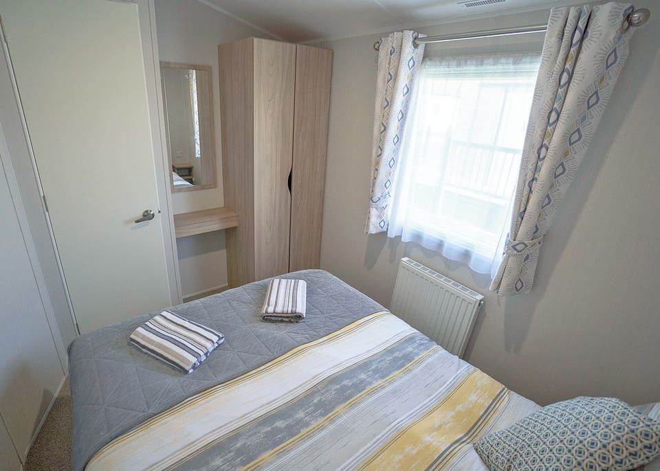 Bedroom, Bed, House