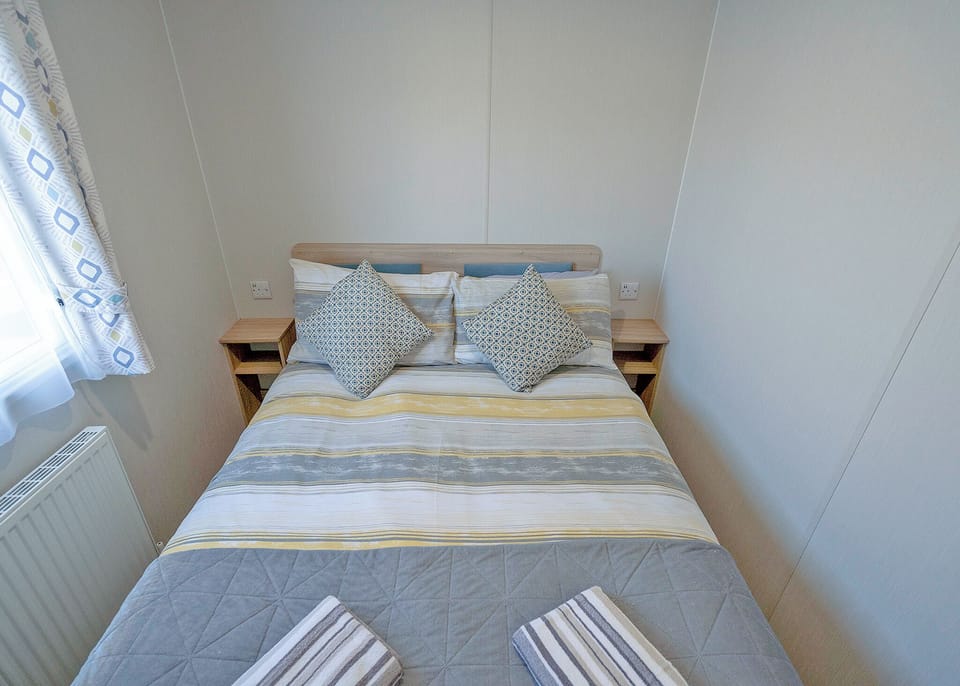 Bedroom, Bed, House