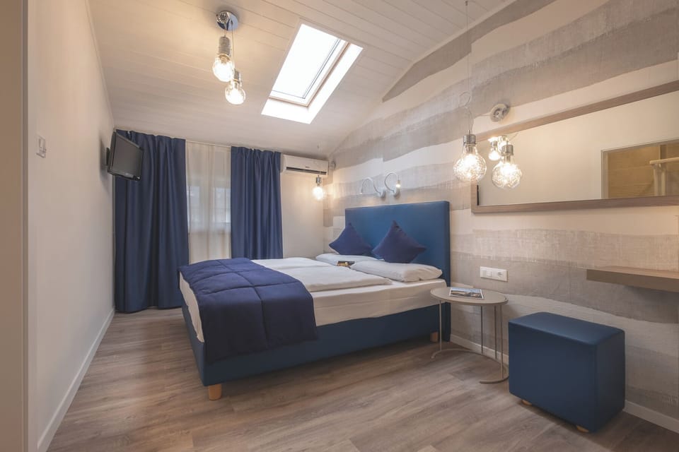 Standard Double Room | In-room safe, iron/ironing board, free WiFi