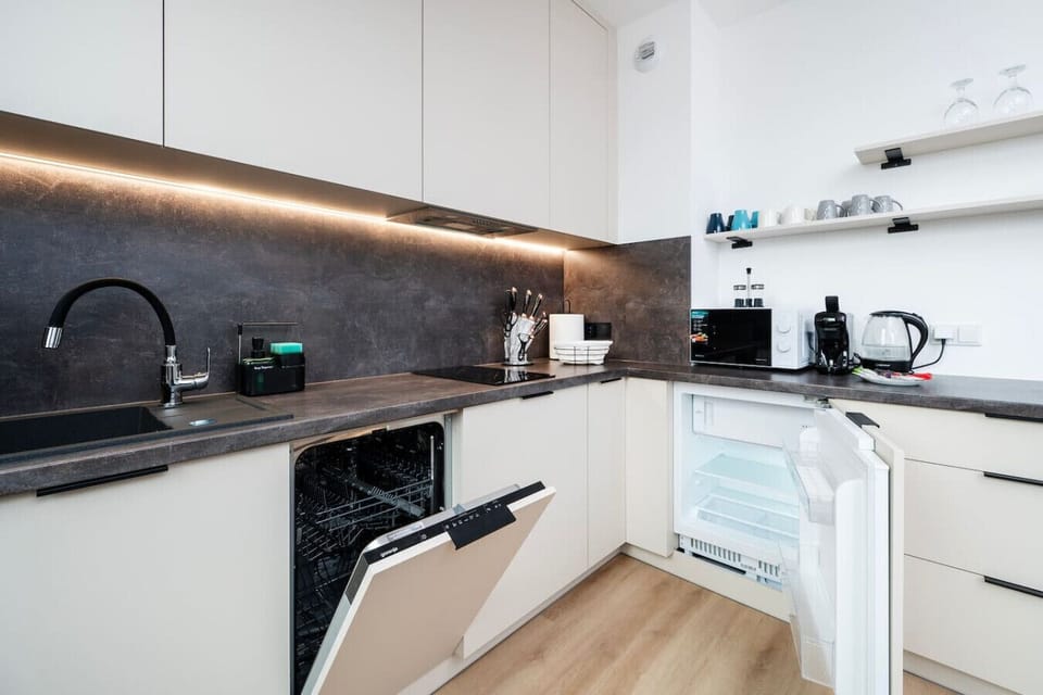Fully Equipped Kitchen | Book Now with RENTUJEMY.COM