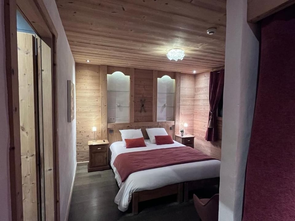 In-room safe, soundproofing, free WiFi