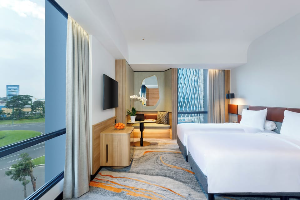 Harris Room Corner | Street view