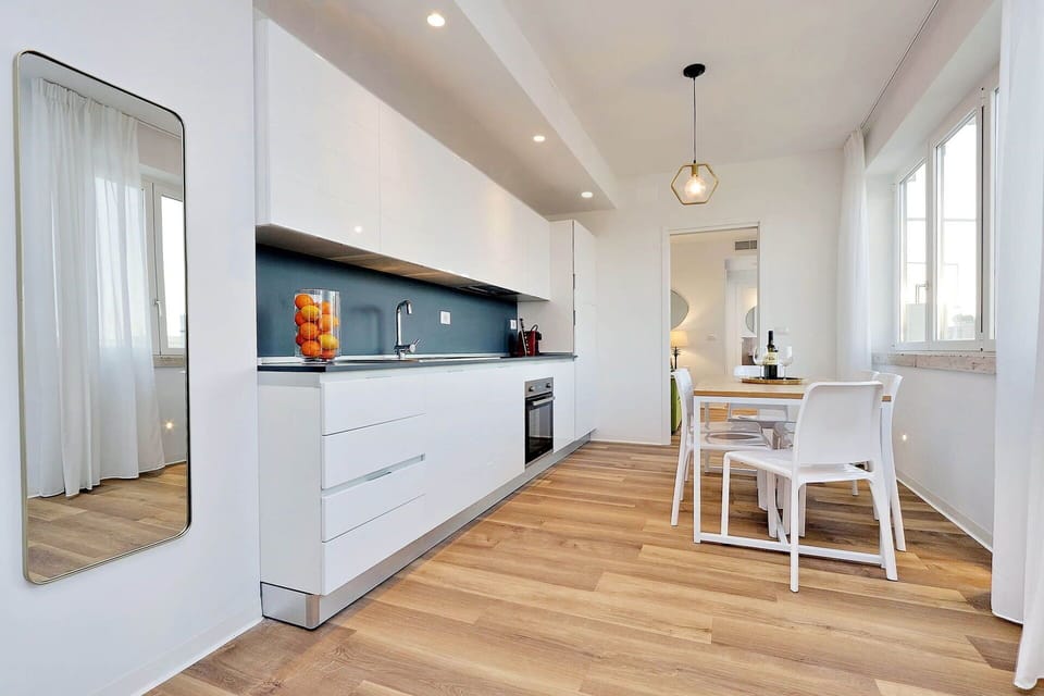 Deluxe Apartment, Terrace, City View (Flavia 31) | Private kitchen | Full-size fridge, microwave, oven, stovetop
