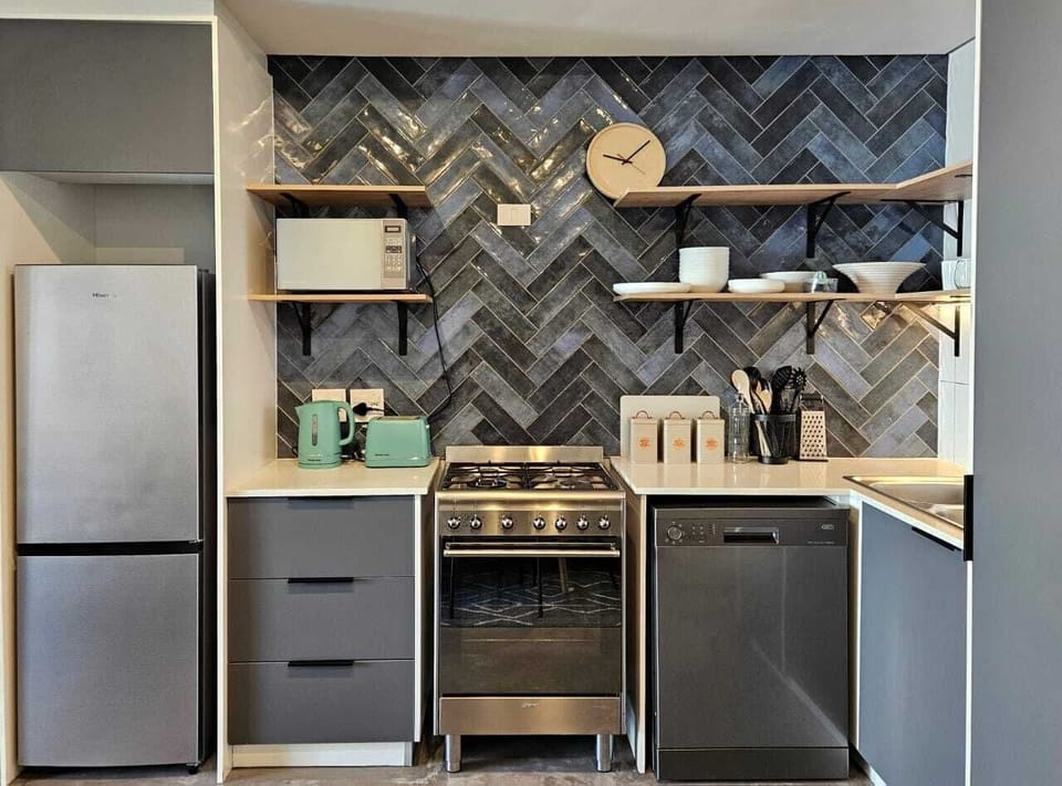 Apartment, 2 Bedrooms | Front of property