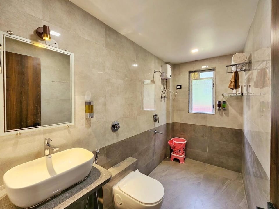 Classic Apartment | Bathroom
