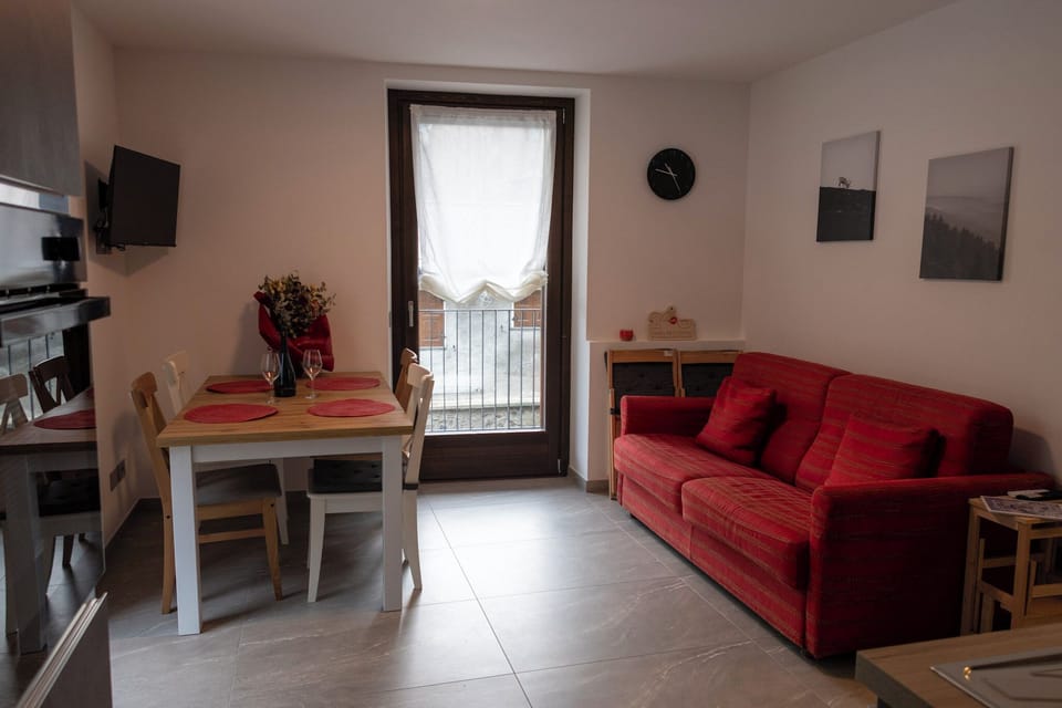 Apartment | Living area | Flat-screen TV
