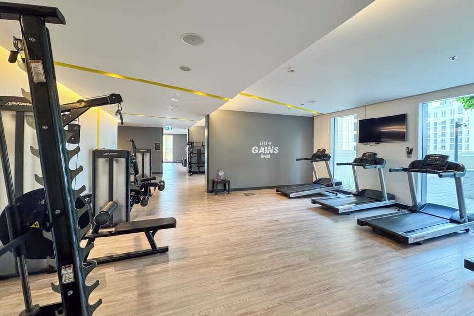 PVH - Serene Central 2BR - Creek Horizon Apartment in Dubai