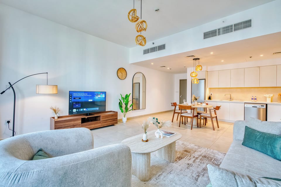 Premium Apartment, 2 Bedrooms, Harbor View | Living room | 35-inch Smart TV with digital channels