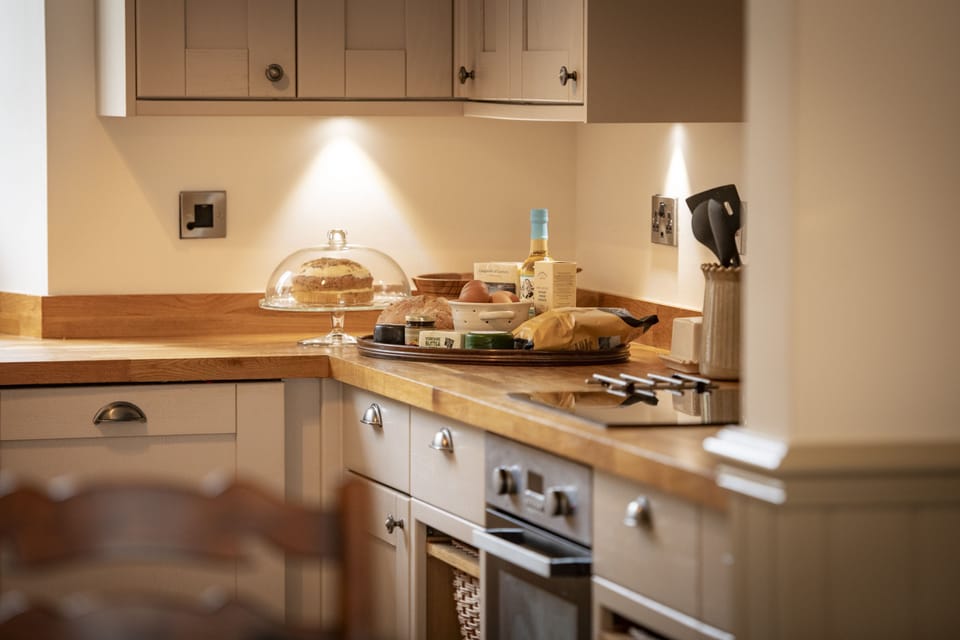 Ground floor: Well-equipped kitchen