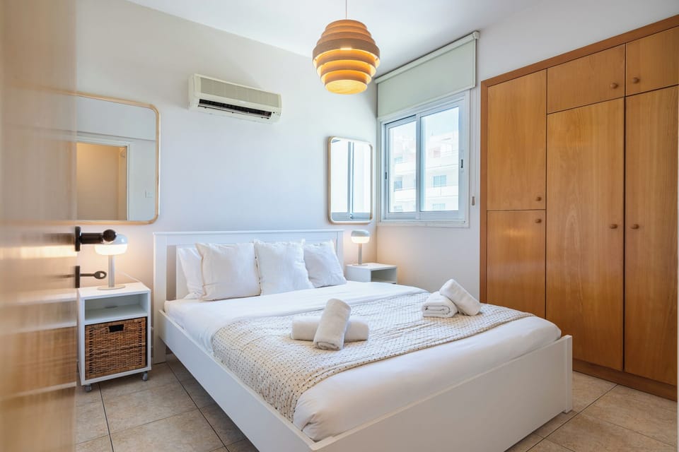 Calina - 3-BR Apt & Pool in Mackenzie Apartment in Larnaca