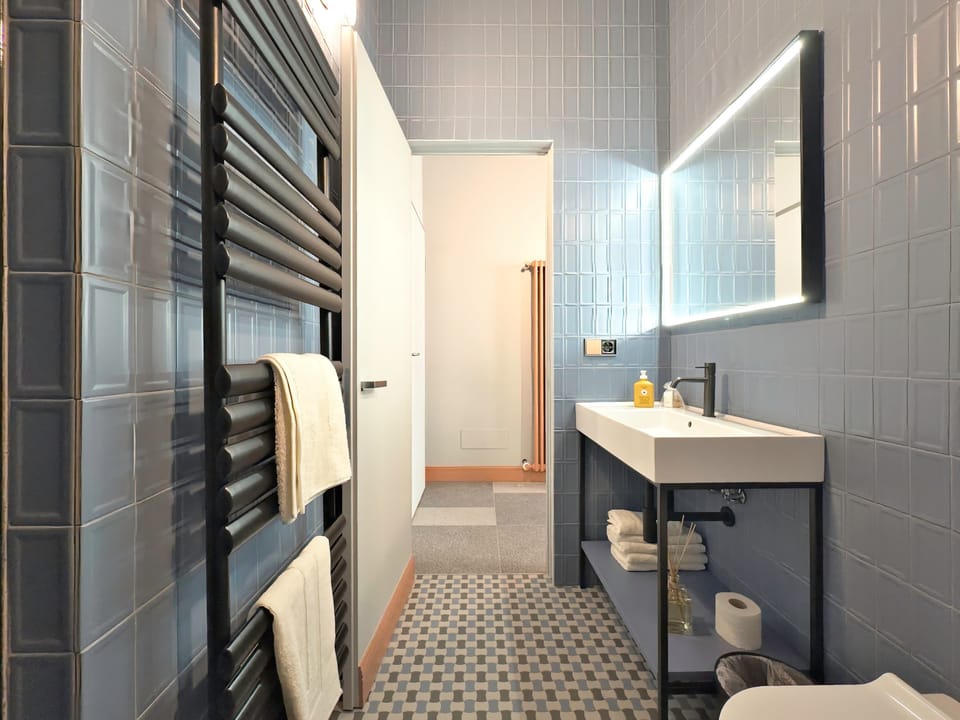 House | 1 bedroom, desk, Internet