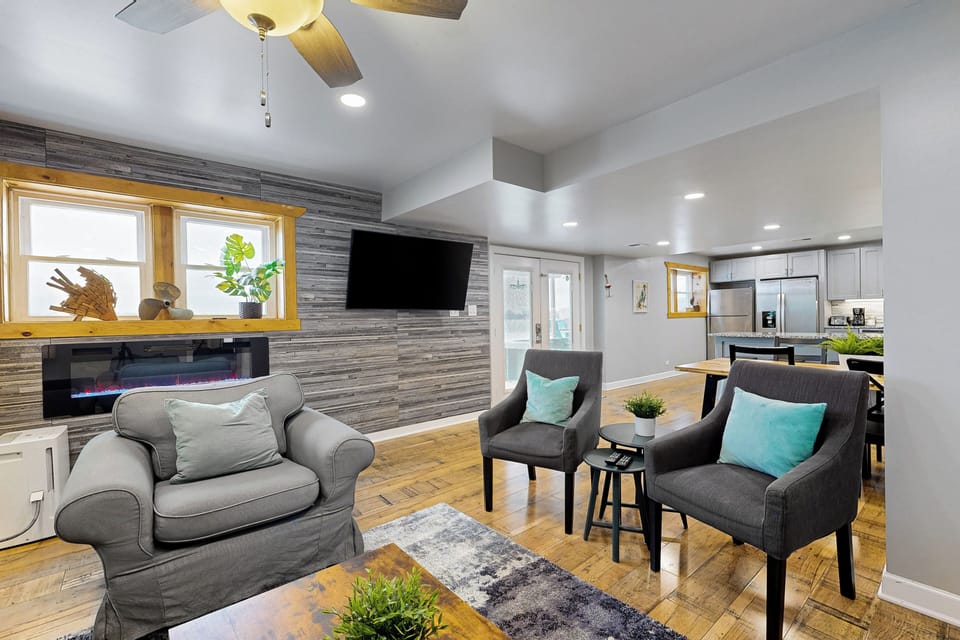 House (6 Bedrooms) | Interior