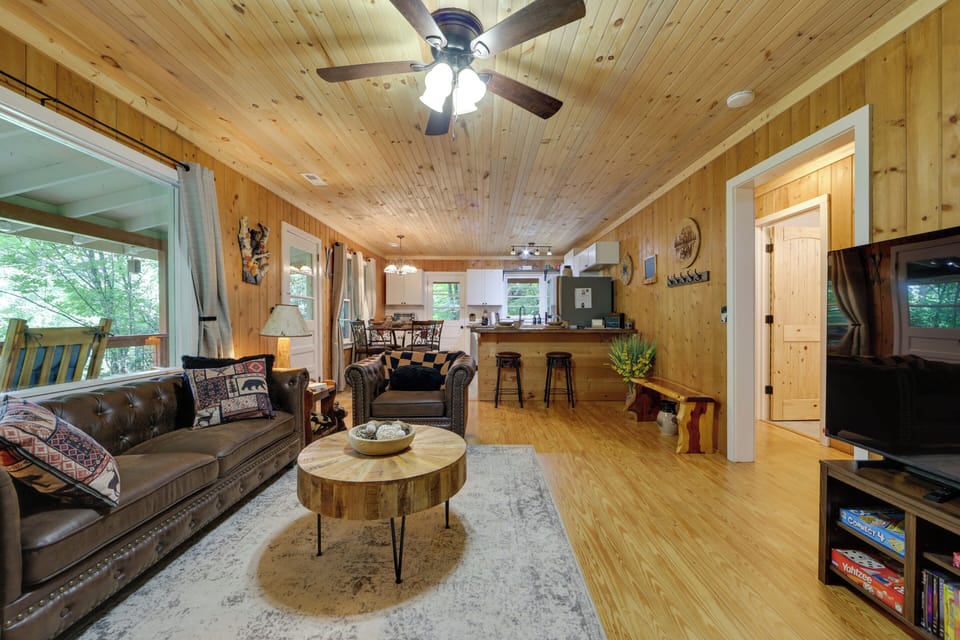 House (2 Bedrooms) | Interior