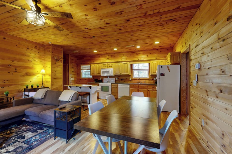 House (2 Bedrooms) | Interior