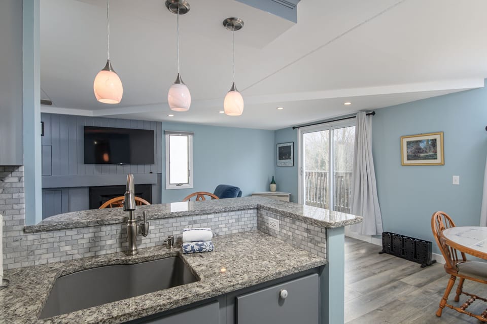 Condo, 2 Bedrooms | Interior