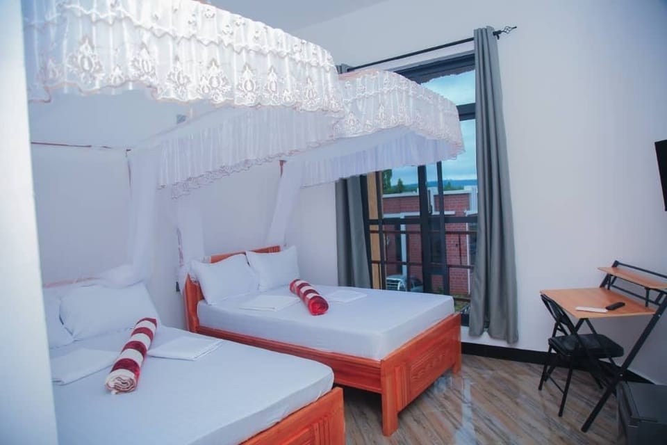 Luxury Double or Twin Room, Pool View | Desk, free WiFi