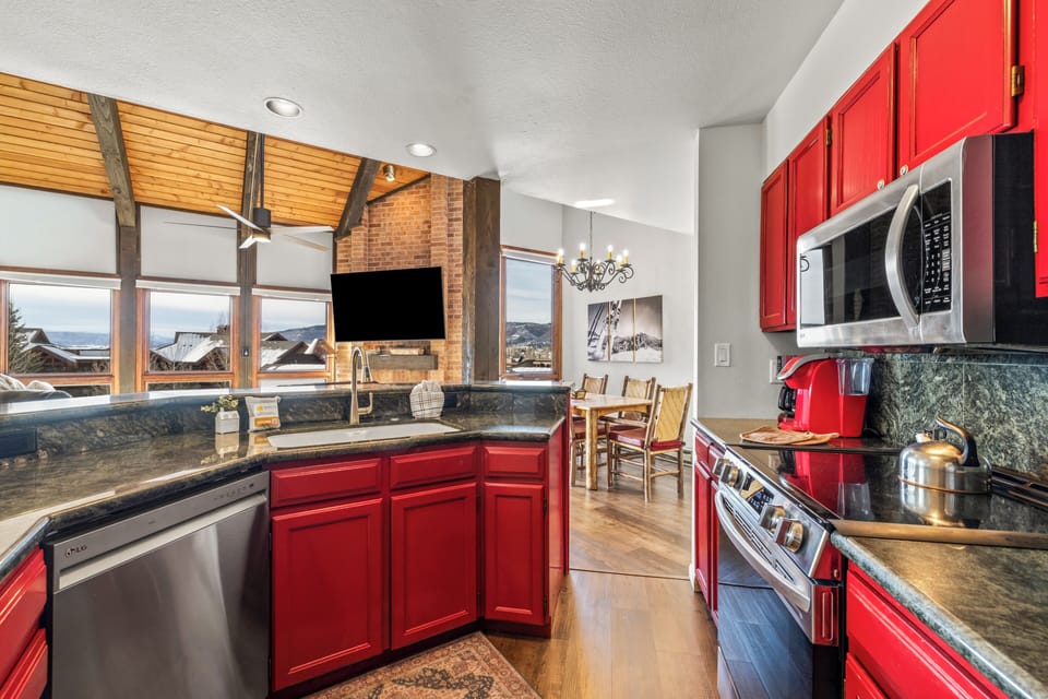 Full Kitchen