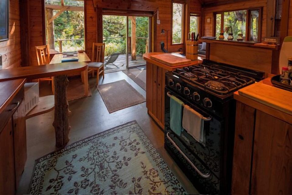Open concept flow to the dining and living room space