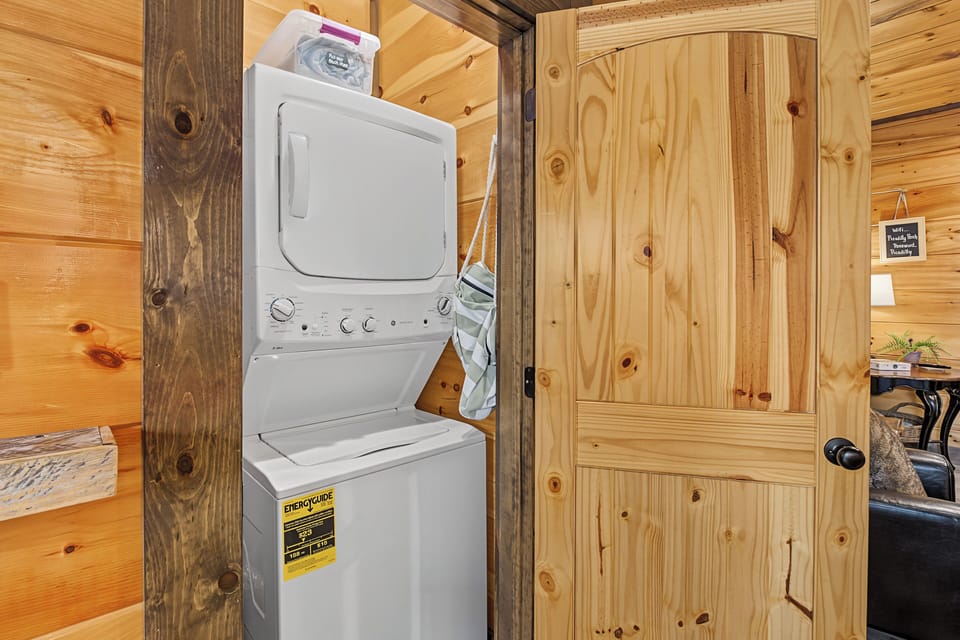 Your own private washer and dryer means you can pack light and keep your favorite outfits fresh throughout your entire mountain getaway.
