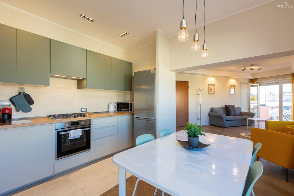 Apartment | Private kitchen | Microwave, dishwasher, espresso maker, coffee/tea maker
