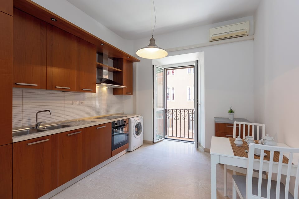 Apartment | Private kitchen | Microwave, dishwasher, espresso maker, coffee/tea maker