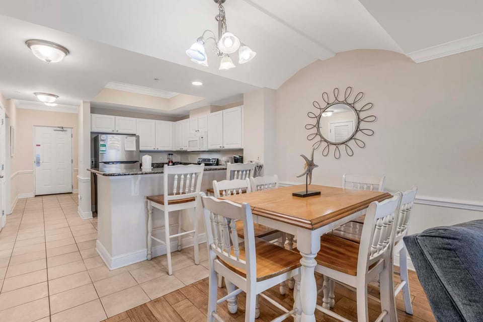 Condo, Multiple Beds (Crystal Tower 906) | Dining
