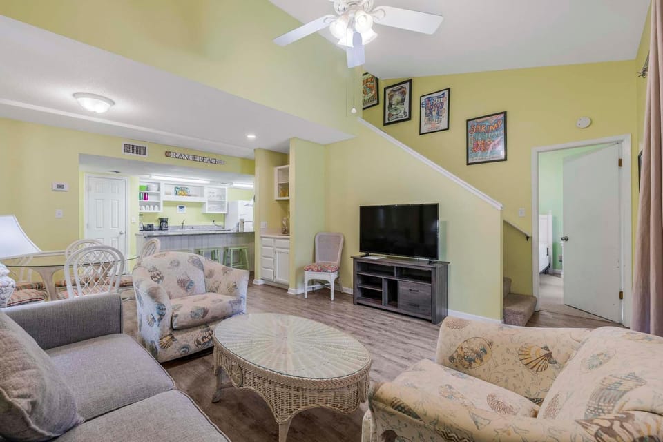 Condo, Multiple Beds (Sugar Beach 328) | Living area